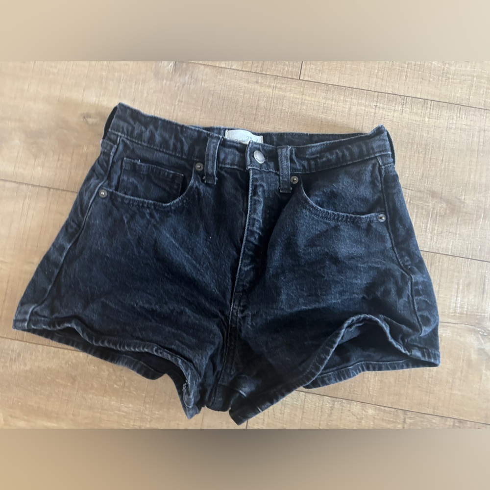 Universal Threads Black 90’s cut off Denim Shorts size 4R